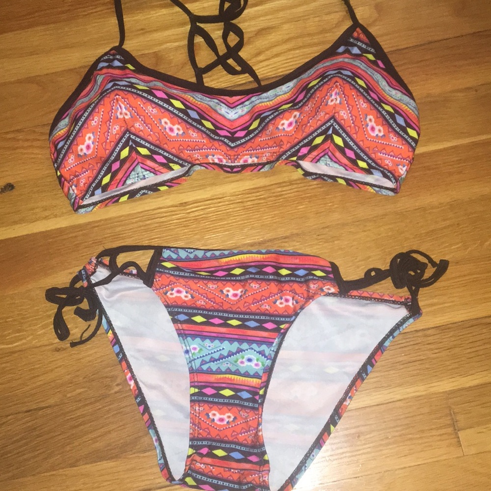 Bikini - tribal!